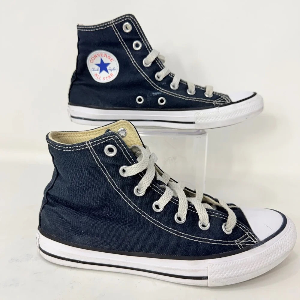 Converse toe minimalist while